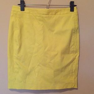 Banana Republic Skirts - Yellow scalloped Banana Republic pencil skirt Banana Republic Skirts - Yellow scalloped Banana Republic pencil skirt